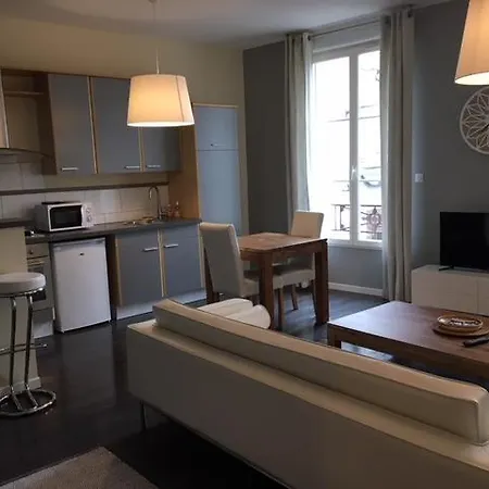 Meuble D'affaires Place Dupleix Apartment Chatellerault