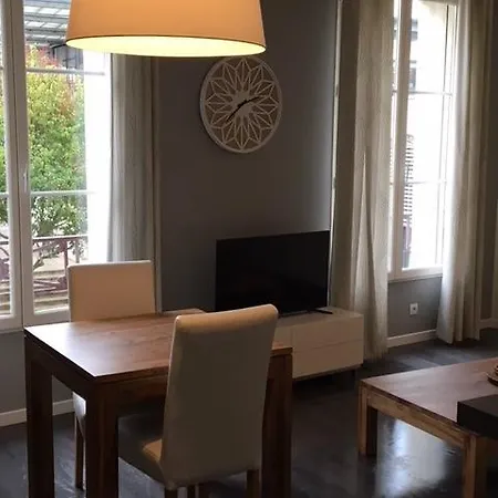 Meuble D'affaires Place Dupleix *